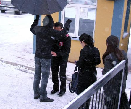 Köylüler üniversiteyi bastı - Resim: 3