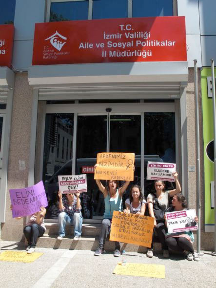 Zincirli kürtaj eylemcileri - Resim: 3