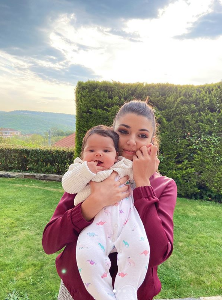 Hande Erçel'in reklam kazancı ağızları açık bıraktı bakın ne kadar kazandı - Resim: 2