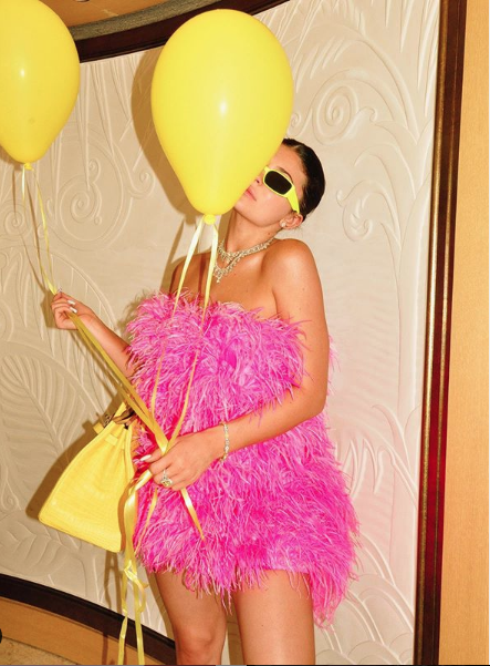 Kylie Jenner'a sürpriz yapmıştı! Travis Scott'un aldığı kolyenin fiyatı ise olay! - Resim: 3