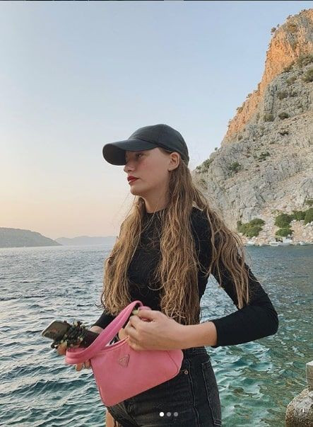 Cem Yılmaz'la ayrılan Serenay Sarıkaya göğüs silikonları için bakın ne yaptı - Resim: 4