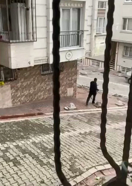 Bıçaklı saldırgan sokak sokak gezip 10 kişiyi bıçakladı! Esenyurt'taki dehşetin nedeni belli oldu - Resim: 3