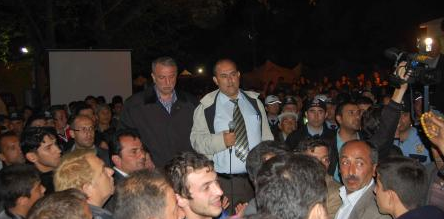 Depremzedeler Erdoğan'ı protesto etti - Resim: 3