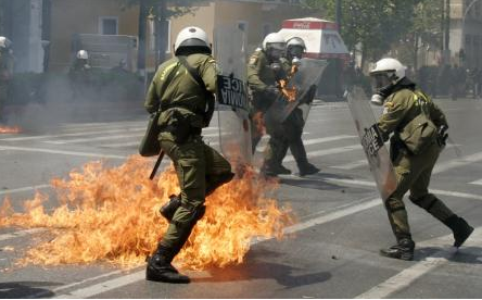 Yunanistan'da kıyamet günü - Resim: 4