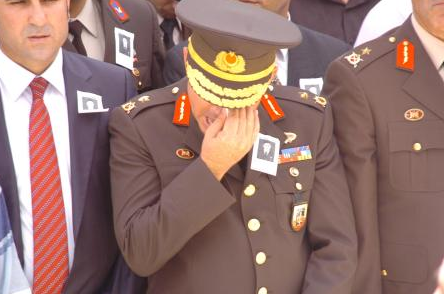 Şehit cenazesinde ağladı - Resim: 3