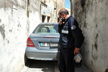 Polisten kaçarken sokağa sıkıştı! - Resim: 4