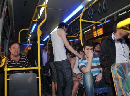 Fenerbahçe formasını zorla çıkarttılar - Resim: 3