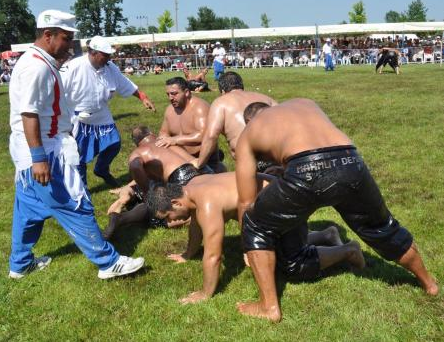 Pehlivanlar yağdan yumak oldu - Resim: 4