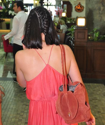 Zehra Çilingiroğlu'nun ilginç tarzı - Resim: 3