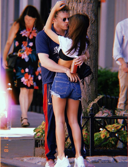 Emily Ratajkowski eşiyle öpüştüğü fotoğrafla sosyal medyayı salladı - Resim: 3