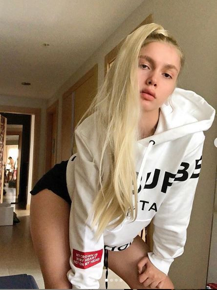 Aleyna Tilki'nin sütyensiz kalça dansı sosyal medyada yorum yağmuruna tutuldu - Resim: 1