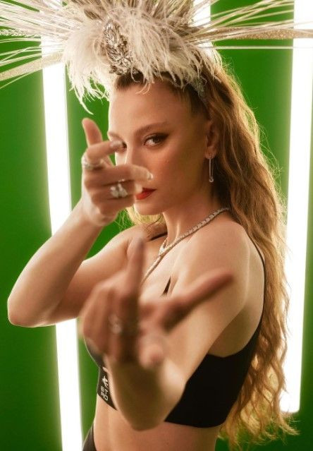 Serenay Sarıkaya'dan yürek hoplatan semt oturuşu pozu! Sizden öğrenecek değiliz - Resim: 3