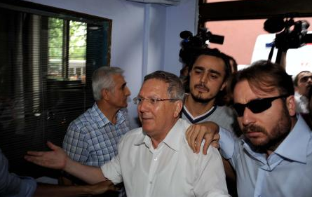 Aziz Yıldırım hastaneye kaldırıldı - Resim: 1