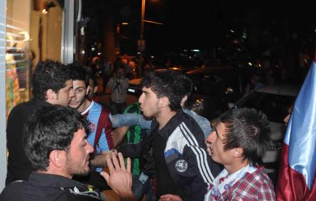 Fenerbahçe formasını zorla çıkarttılar - Resim: 4