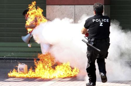 Banka borcu olan işadamı kendini yaktı! - Resim: 4