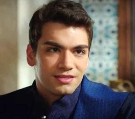 Rus kızları Şehzade Mehmed'in peşinde - Resim: 2