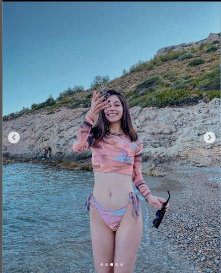 Duy Beni'deki Hazal güzelliği ile dizidekilere fark attı Meltem Akçöl'ün cesur pozlarına bakın - Resim: 2