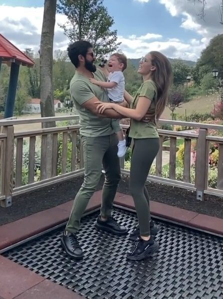 Burak Özçivit Fahriye Evcen ve oğlu Karan'la 'Bizim evin halleri' deyip paylaştı - Resim: 3