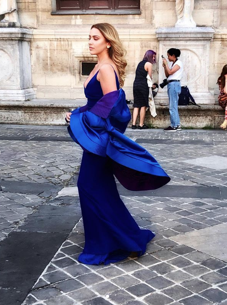 Hadise'nin göğüs dekoltesi Instagram'ı karıştırdı! Gözümüze soksaydın.. - Resim: 2