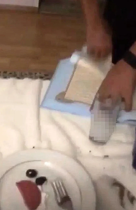 Kur'an-ı Kerim yakmışlardı! Birinin eceli geldi, diğeri 10 ay hapis cezası aldı - Resim: 1