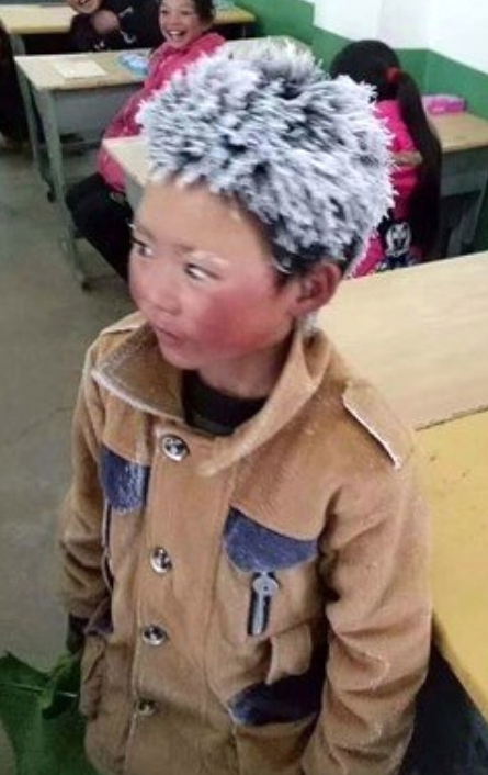 Cenazede striptiz şovu interneti salladı bunu her törende yapıyorlar - Resim: 1