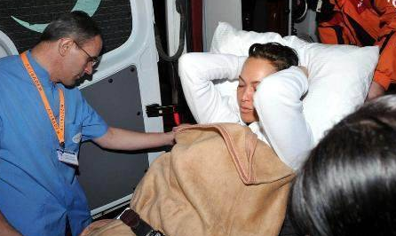 Ünlüler hastanede böyle görüntülendi! - Resim: 4