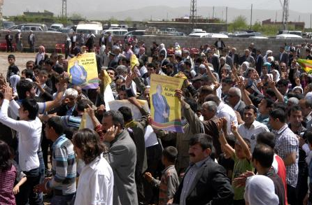 Hasip Kaplan'a kalaşnikoflu karşılama - Resim: 4