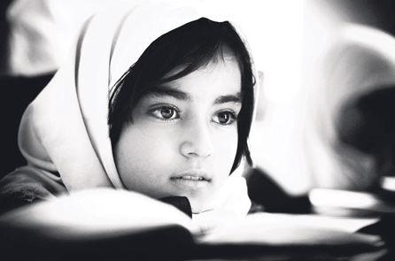 Ateş altında devam eden hayatlar - Resim: 2