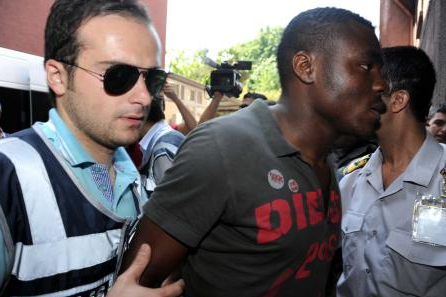 Ünlü golcüleri kelepçe şoku - Resim: 3