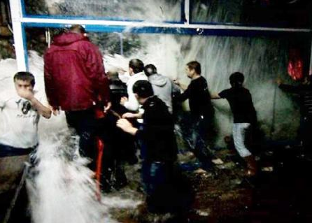 Dev dalgalarla böyle mücadele ettiler - Resim: 1