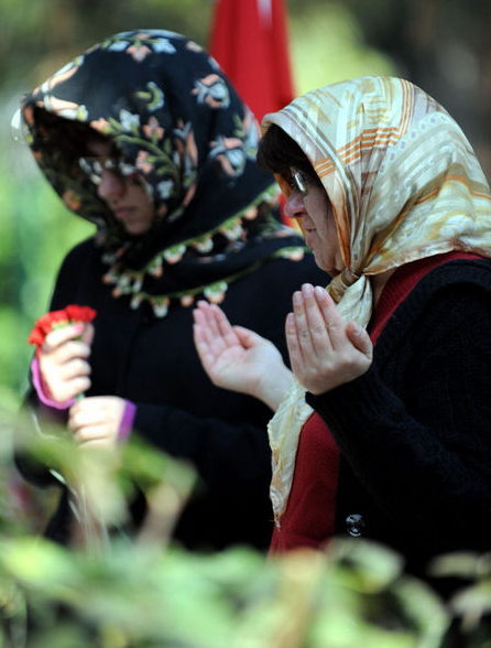 Şehitlikte hüzünlü bayram - Resim: 2