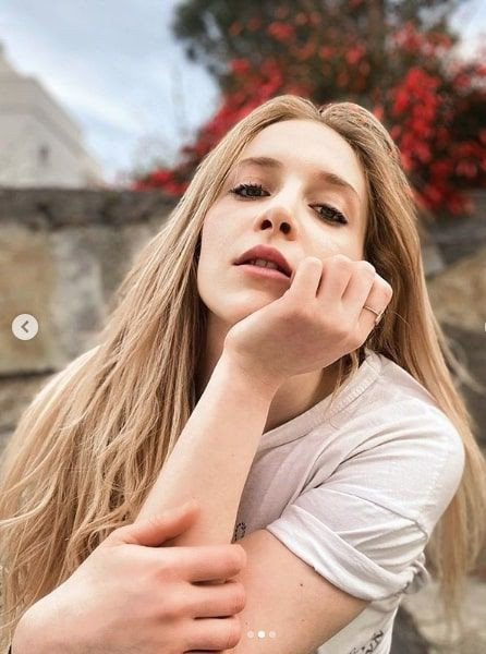 Mucize Doktor FOX TV yıldızı Hayal Köseoğlu yine dansıyla mest etti! İşte dans şovu - Resim: 2