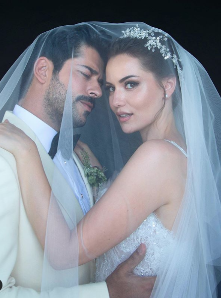 Fahriye Evcen Burak Özçivit Karan bebeğe okul bakıyor! Daha sadece 4 aylık - Resim: 1