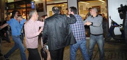 Ünlü oyuncu karakolluk oldu - Resim: 3