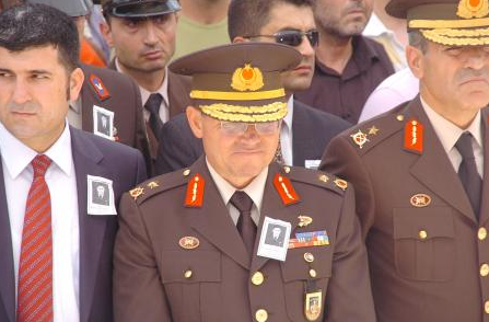 Şehit cenazesinde ağladı - Resim: 2