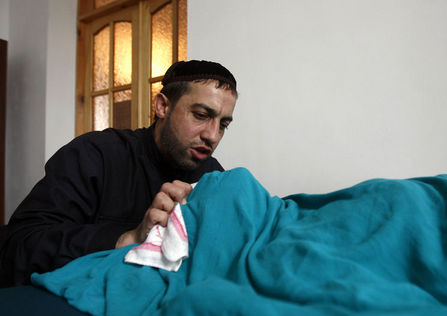 Çığlıklar eşliğinde cin çıkarma - Resim: 1