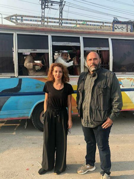 Nagehan Alçı, Afganistan'da! Eşi ROK başörtüsü taktığı fotoğrafını paylaştı - Resim: 0