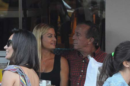 Ağaoğlu'nun aşık bakışları böyle yakalandı! - Resim: 1