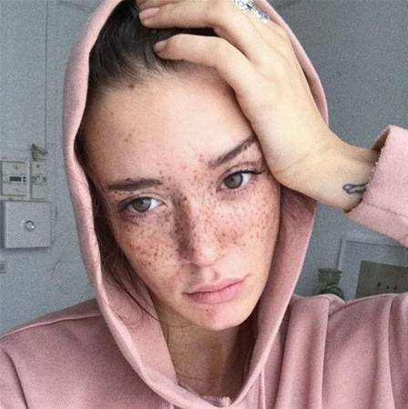 Moda dünyasını peşinden koşturuyor - Resim: 1