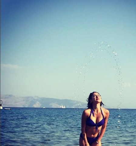 Güzel oyuncu instagram'dan paylaştı: Evleniyoruz! - Resim: 4