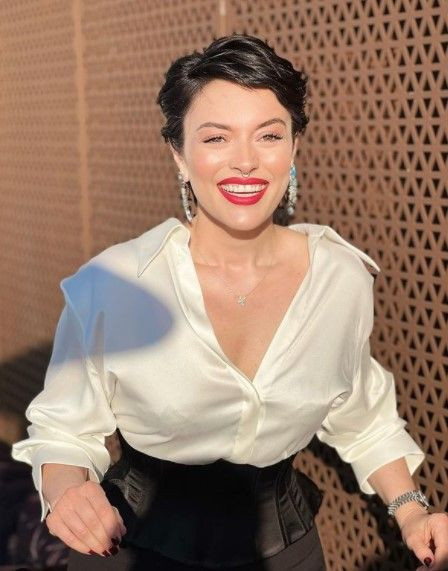 Ezgi Mola ve Tuğçe Kazaz şeriattan birbirine girdi 'Yallah Arabistan'a - Resim: 4