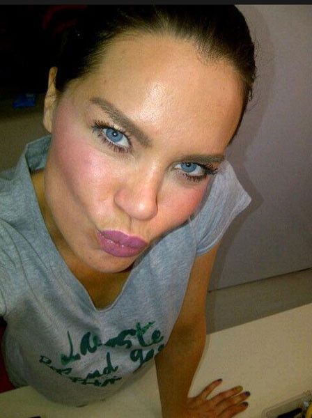 Yardımcılarıyla mahkemelik olan ünlü isimler - Resim: 3