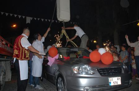 Dev dondurma otomobili ezdi! - Resim: 1