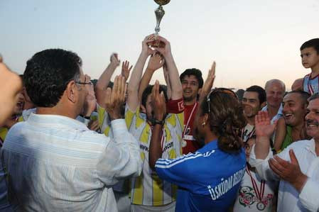 Avrupa Şampiyonu'ndan kupa aldılar - Resim: 1