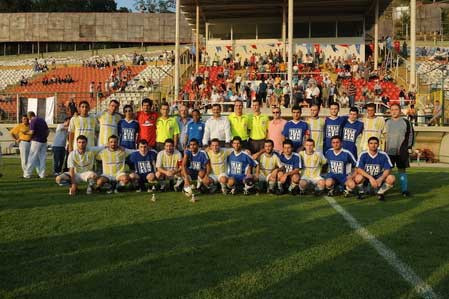 Avrupa Şampiyonu'ndan kupa aldılar - Resim: 2