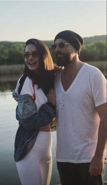 Ezgi Öcel'in ifşa ettiği İzzet Özilhan'ı Yasemin Ergene Özilhan bakın nasıl affetti - Resim: 1