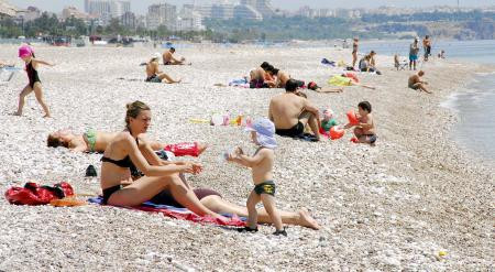 Antalya sahillerine yaz hızlı geldi! - Resim: 3