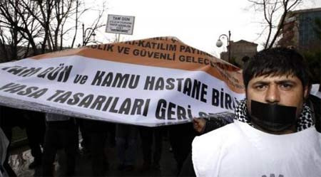 Tekel işçisi kadınlar Meclis'te - Resim: 3