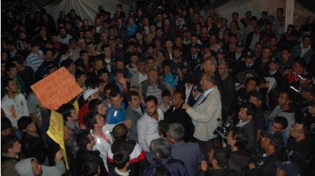 Depremzedeler Erdoğan'ı protesto etti - Resim: 2