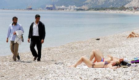 Antalya sahillerine yaz hızlı geldi! - Resim: 1